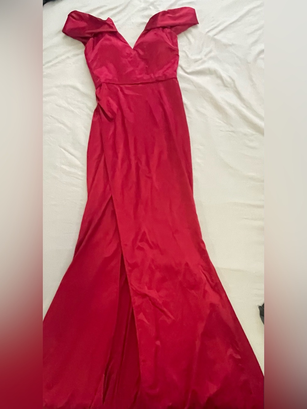Elegant red Satin Off-Shoulder Evening Gown
